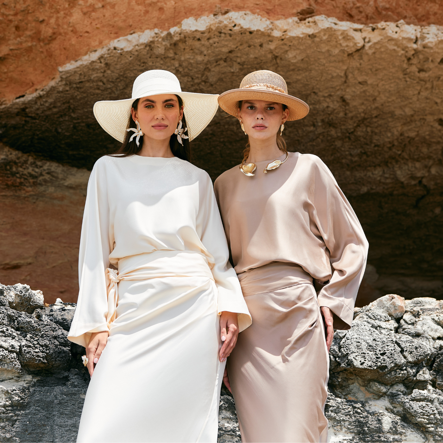 Liora Blouse – %100 İpek Yarasa Kollu Kadın Bluz Stone Taupe | Noorvien