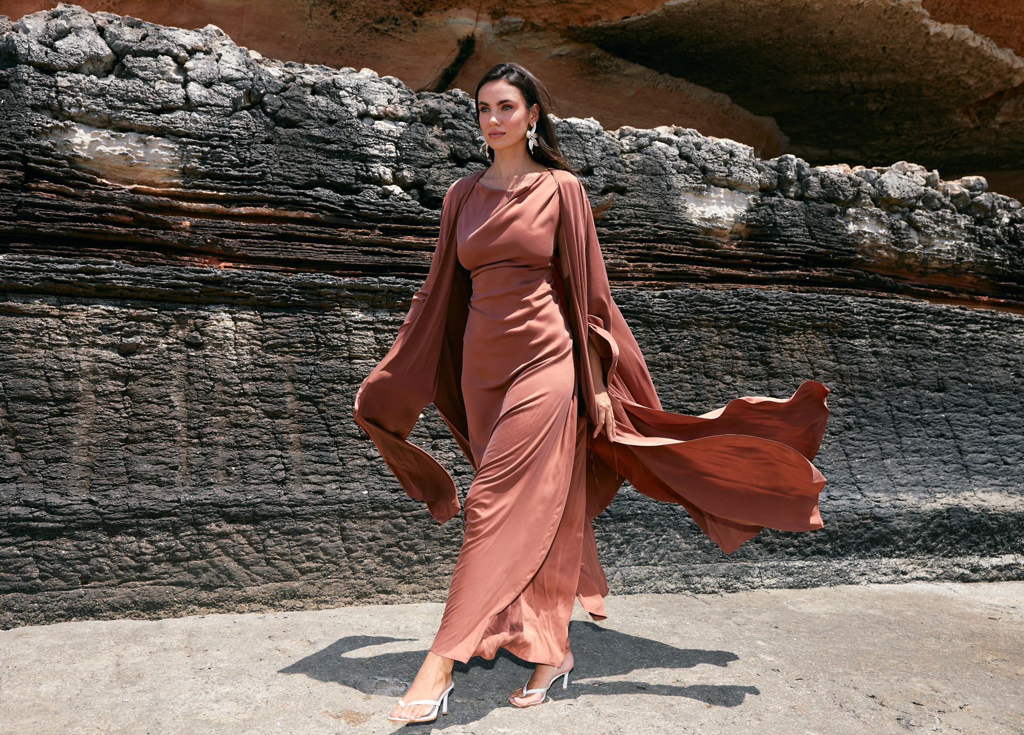 Selene Abaya | %100 İpek Lüks Kadın Abaya Mocha Brown | Noorvien