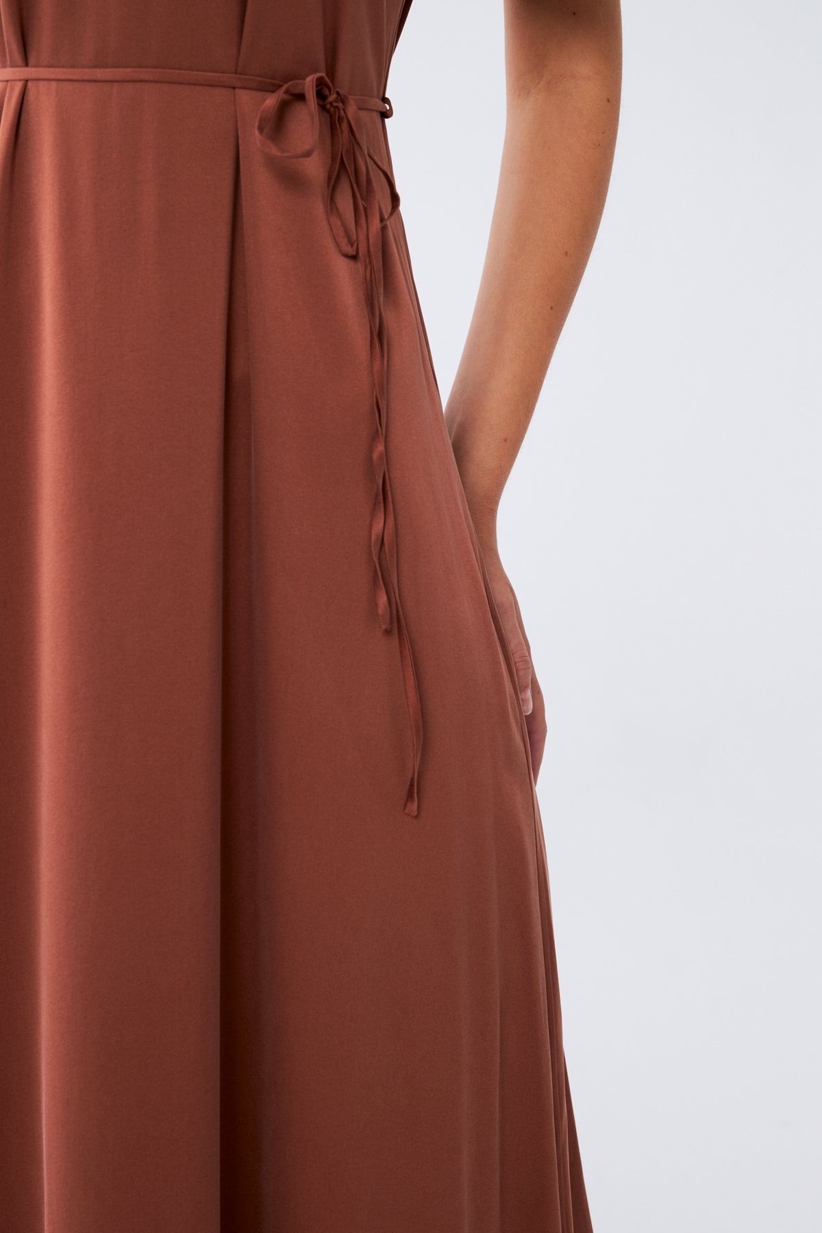 Naeliya Elbise | %100 İpek Kadın Elbise Mocha Brown | Noorvien